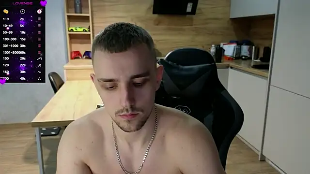 Larstar01 online show from 5, 3, 2025