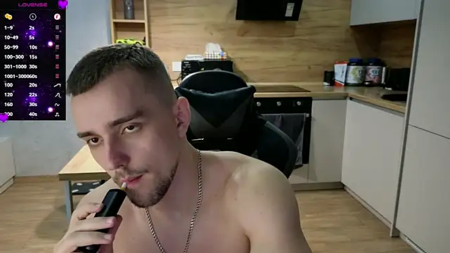 Larstar01 online show from 7, 3, 2025