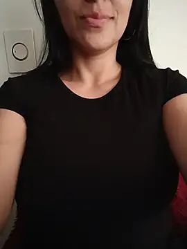 Snapshot of tiffani__love chatting on 7, 6, 2026 tiffani love online show from 7, 6, 2026