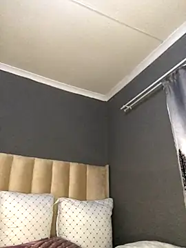 Nicole Liam  online show from 22, 10, 2025