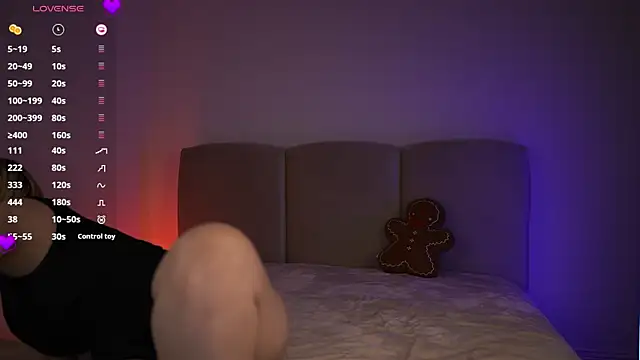 emilymoore   online show from 20, 12, 2025