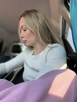 Snapshot of LavenderHot chatting on 5, 3, 2025 LavenderHot online show from 5, 3, 2025