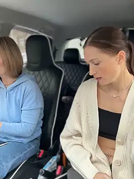 Snapshot of LavenderHot chatting on 8, 10, 2025 LavenderHot online show from 8, 10, 2025