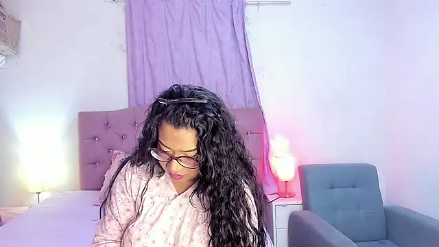 Latinabombsheell online show from 28, 4, 2026