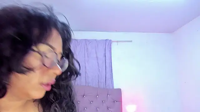 Latinabombsheell online show from 1, 7, 2026