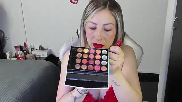 Andreina Suann online show from 25, 10, 2025