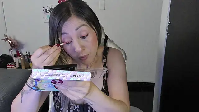 Andreina Suann online show from 12, 3, 2026