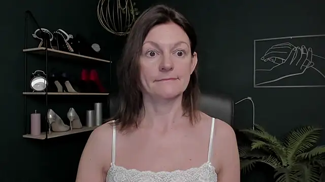 VivianWILD online show from 6, 11, 2025