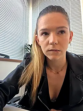 lucie mehott online show from 19, 3, 2026