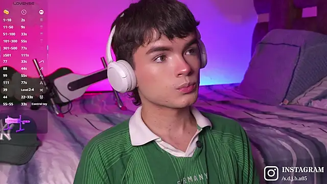 Snapshot of Angelo_018 chatting on 27, 10, 2025 Angelo 018 online show from 27, 10, 2025