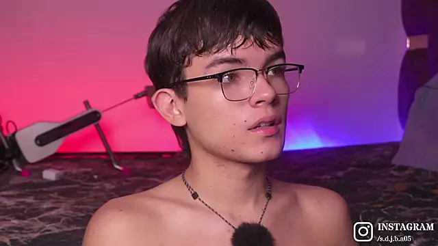 Snapshot of Angelo_018 chatting on 11, 11, 2025 Angelo 018 online show from 11, 11, 2025