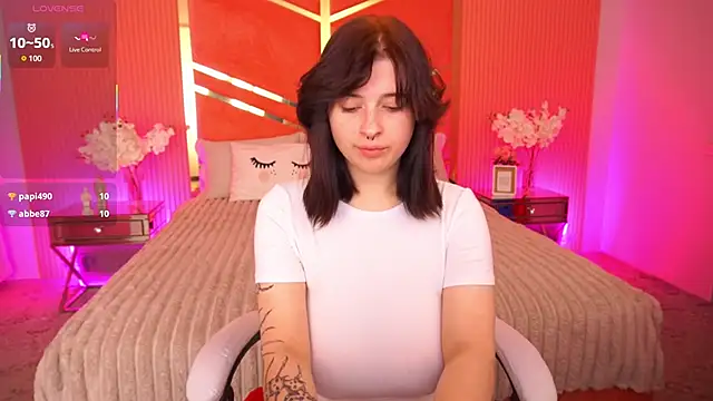 Miki Kivi online show from 17, 10, 2025