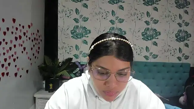 LindaBreeS online show from 28, 2, 2025