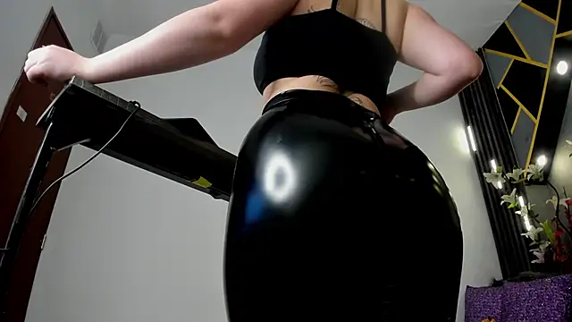 Snapshot of almma_shy chatting on 11, 2, 2025 almma shy online show from 11, 2, 2025