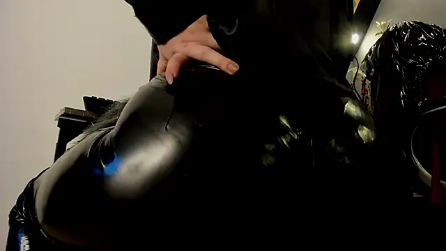 Snapshot of almma_shy chatting on 12, 2, 2025 almma shy online show from 12, 2, 2025