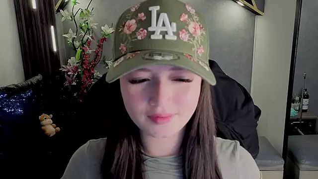 Snapshot of almma_shy chatting on 25, 9, 2025 almma shy online show from 25, 9, 2025