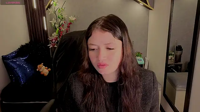 Snapshot of almma_shy chatting on 30, 9, 2025 almma shy online show from 30, 9, 2025