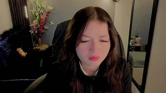 Snapshot of almma_shy chatting on 2, 10, 2025 almma shy online show from 2, 10, 2025