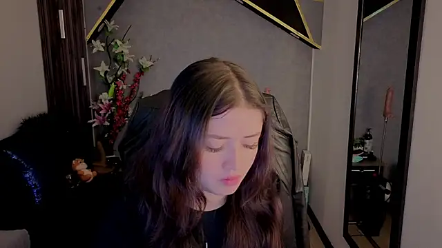 Snapshot of almma_shy chatting on 7, 10, 2025 almma shy online show from 7, 10, 2025