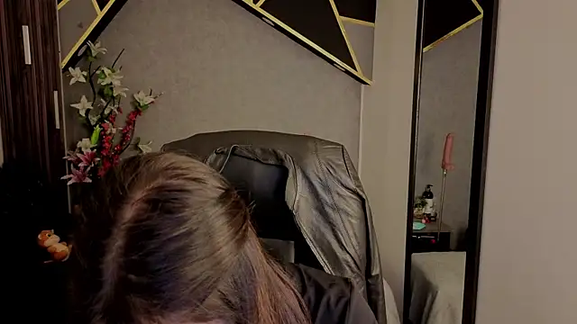 Snapshot of almma_shy chatting on 9, 10, 2025 almma shy online show from 9, 10, 2025