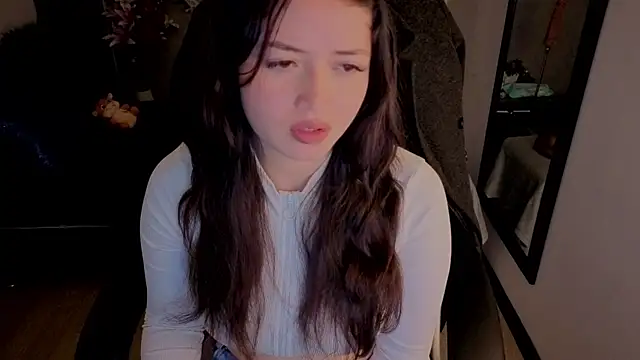 Snapshot of almma_shy chatting on 15, 10, 2025 almma shy online show from 15, 10, 2025