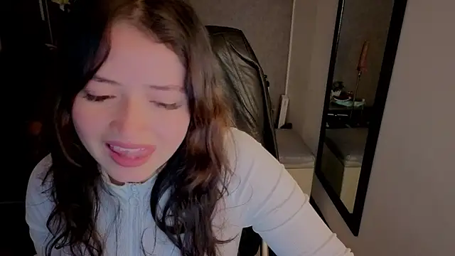 Snapshot of almma_shy chatting on 16, 10, 2025 almma shy online show from 16, 10, 2025