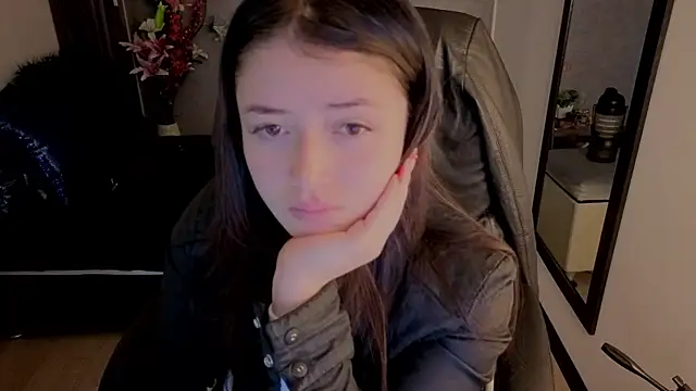 Snapshot of almma_shy chatting on 20, 10, 2025 almma shy online show from 20, 10, 2025