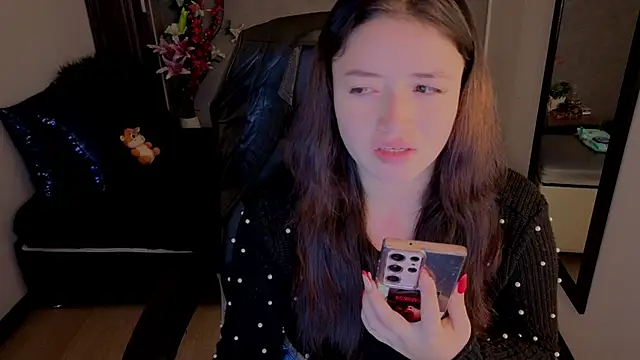 Snapshot of almma_shy chatting on 21, 10, 2025 almma shy online show from 21, 10, 2025