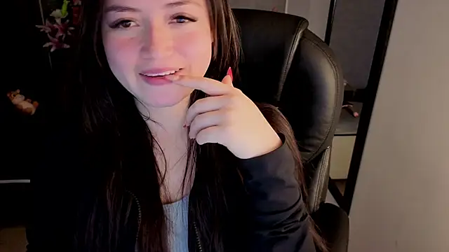 Snapshot of almma_shy chatting on 27, 10, 2025 almma shy online show from 27, 10, 2025