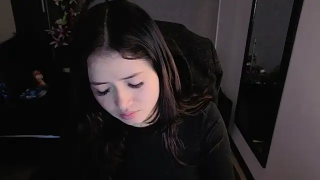 Snapshot of almma_shy chatting on 6, 11, 2025 almma shy online show from 6, 11, 2025