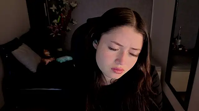 Snapshot of almma_shy chatting on 14, 11, 2025 almma shy online show from 14, 11, 2025