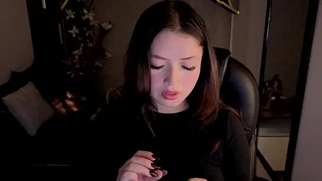 Snapshot of almma_shy chatting on 20, 11, 2025 almma shy online show from 20, 11, 2025