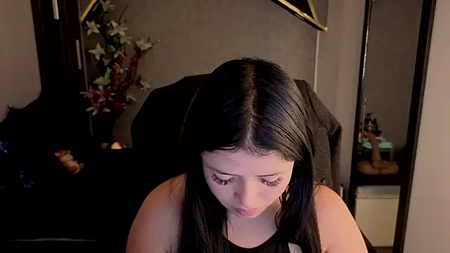 Snapshot of almma_shy chatting on 26, 11, 2025 almma shy online show from 26, 11, 2025