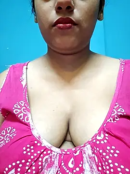 Snapshot of sexyindi_couple chatting on 9, 11, 2025 sexyindi couple online show from 9, 11, 2025