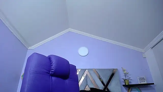 Naughty Kittenm online show from 28, 1, 2025