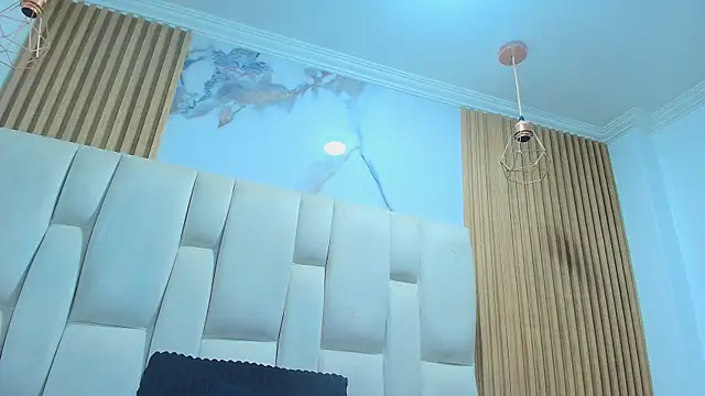 Naughty Kittenm online show from 21, 4, 2026