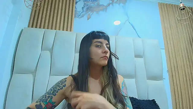 Naughty Kittenm online show from 25, 4, 2026