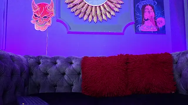 Julieta Russell online show from 5, 2, 2025