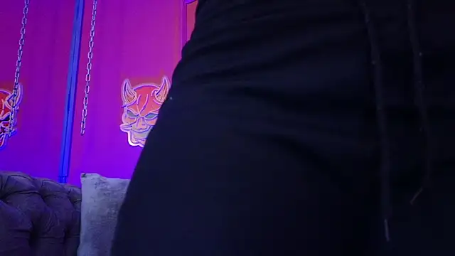 Julieta Russell online show from 22, 4, 2026