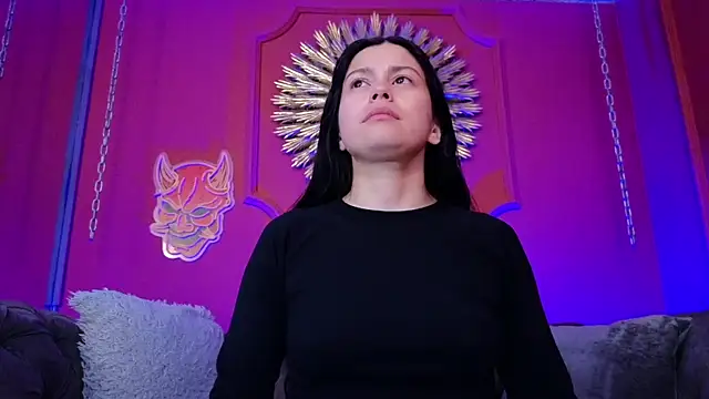 Julieta Russell online show from 28, 4, 2026