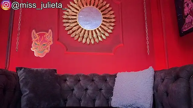 Snapshot of Julieta_Russell chatting on 29, 5, 2026 Julieta Russell online show from 29, 5, 2026