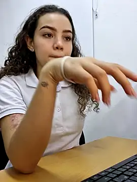 Angela hank2 online show from 9, 10, 2025