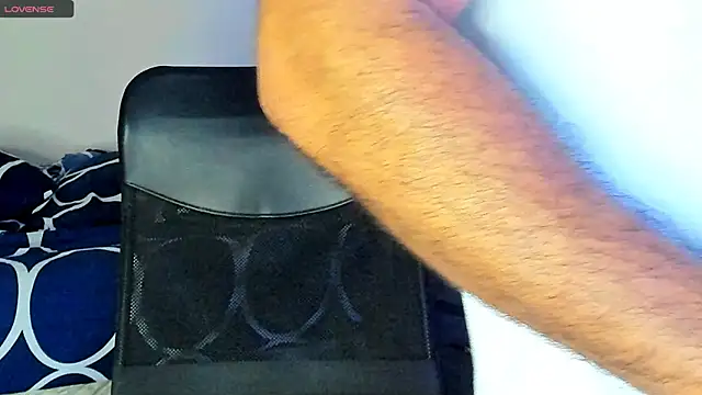 Big furry bear13 online show from 1, 3, 2025