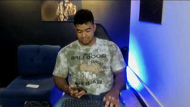 Big furry bear13 online show from 5, 11, 2025