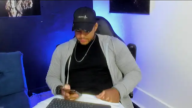 Big furry bear13 online show from 13, 11, 2025