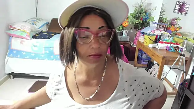 Mrs mommy  online show from 3, 10, 2025