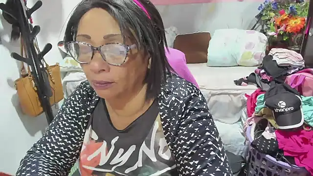 Snapshot of Mrs_mommy_ chatting on 8, 6, 2026 Mrs mommy online show from 8, 6, 2026