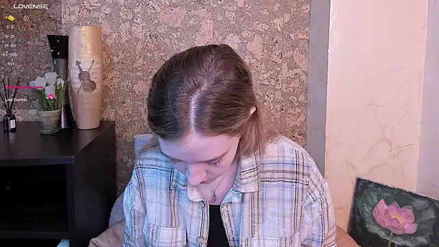 Ksuhesa online show from 21, 3, 2025