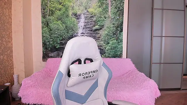 Ksuhesa online show from 30, 4, 2026