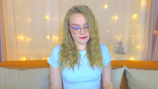 Aurora Golden1 online show from 21, 3, 2025